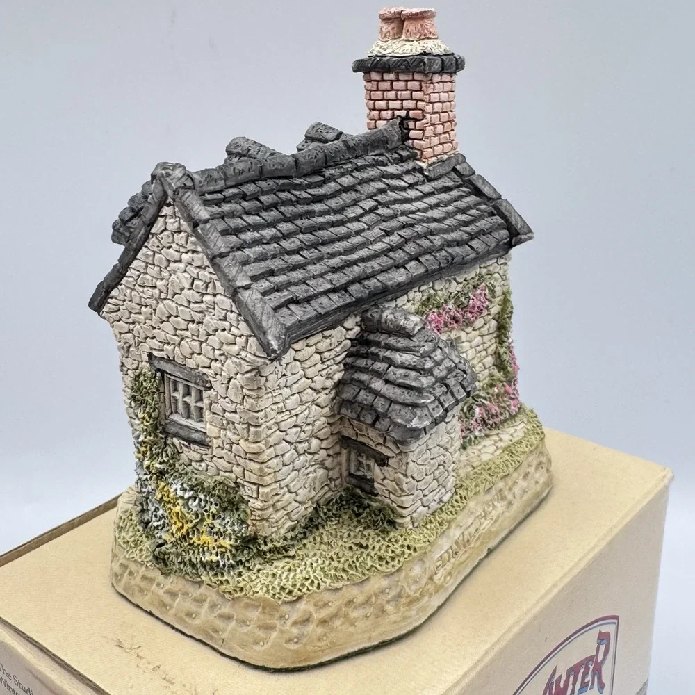 David Winter Cottages British Traditions Burns Reading Room January‎ Box & COA